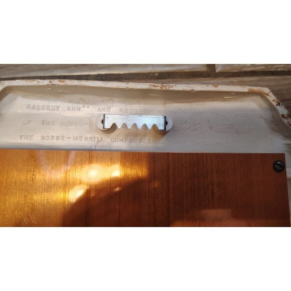 Vintage Bobbs Merrill Raggedy Ann Andy Wall Art, Copper Wishing Well Kitsch - Picture 4 of 5